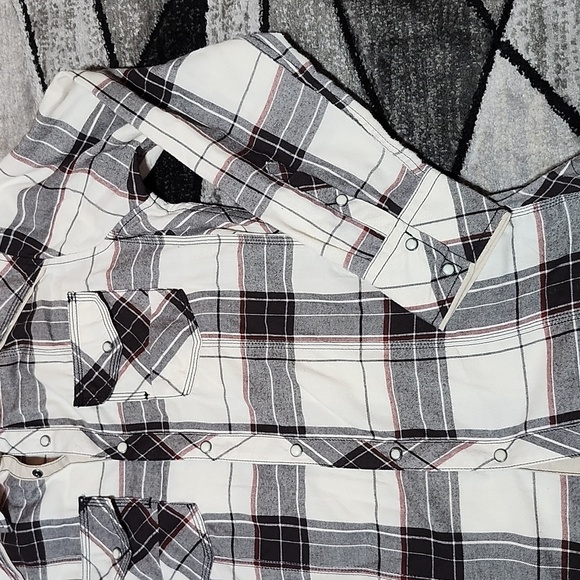 BKE STANDARD FIT FLANNEL PLAID PEARL SNAP-BUTTON LONG-SLEEVED SHIRT - Picture 5 of 14